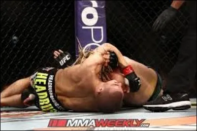 Comment appelle-t-on cette prise de soumission effectuée par Dustin Poirier sur Jonathan Brookins ?