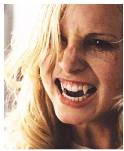 Dans quelle saison se transforme-t-elle en vampire ?