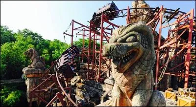 Indiana Jones et le Temple du péril est un Vekoma.