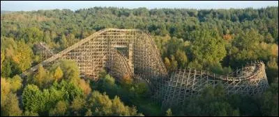 Le Tonnerre de Zeus est un Vekoma.