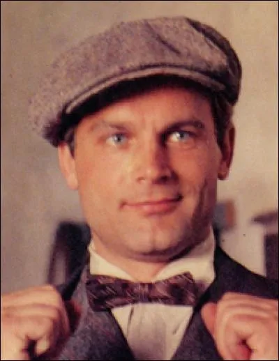 Dans quel film produit par Jerry Bruckheimer partage t-il l'affiche avec Gene Hackman en 1977 ?