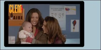 Qui est le bébé dans les bras de Clem ?