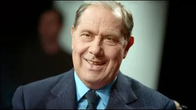 Gaulliste historique, il a été ministre de l'Intérieur à deux reprises, lors des deux cohabitations de la présidence de Mitterrand. De qui s'agit-il ?