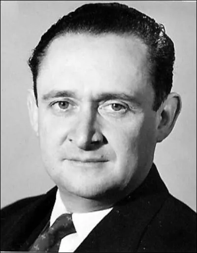 Ce radical-socialiste a été deux fois ministre de l'Intérieur, de février à novembre 1955 et de novembre 1957 à avril 1958. De qui s'agit-il ?