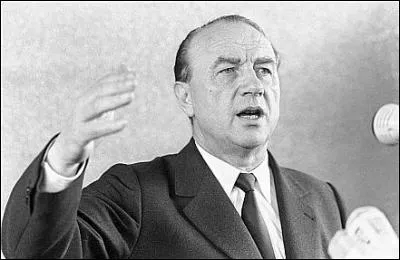 Il a été ministre de l'Intérieur dans plusieurs gouvernements, pendant près de 6 ans, de mai 1968 à février 1974. De qui s'agit-il ?