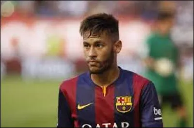Combien le FC Barcelone a-t-il acheté le joueur Neymar ?