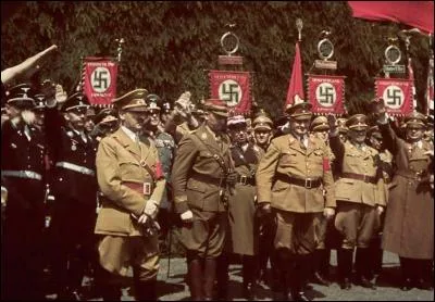 Sur quel mythe, Hitler a-t-il fondé la postérité de l'Allemagne nazie et du IIIe reich ?