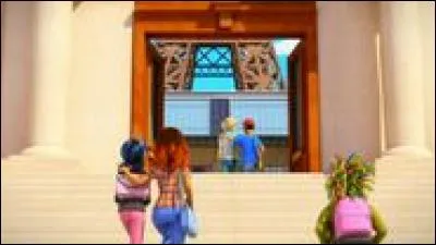 Comment s'appelle le proviseur du collège ?