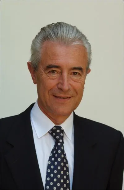 Il a été ministre de l'Education nationale dans le gouvernement de Villepin, de mai 2005 à mai 2007. De qui s'agit-il ?