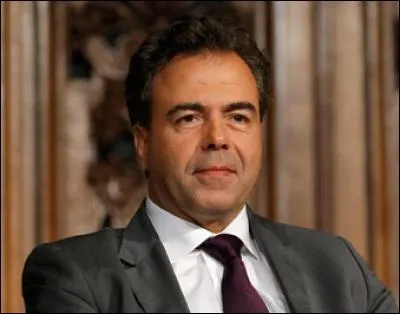 Il a été ministre de l'Education nationale dans le gouvernement Fillon, de juin 2009 à mai 20012. De qui s'agit-il ?