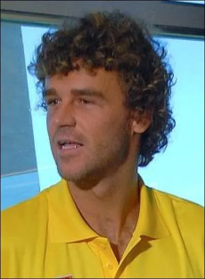 Il ne faut pas être obligatoirement dans le top 10 pour gagner Roland Garros, le brésilien Gustavo Kuerten fut vainqueur en 1997, quelle était sa place au classement ATP ?