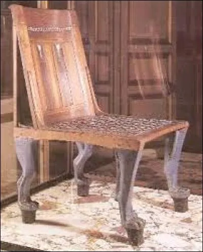Qui est l'ancêtre de la chaise, qui n'a toujours pas changé de forme ?