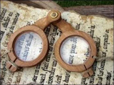 Comment Alessandro Spina avait-il fabriqué des lunettes ?