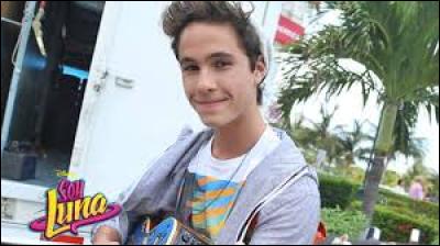 Dans quelle série joue-t-il Simon ?