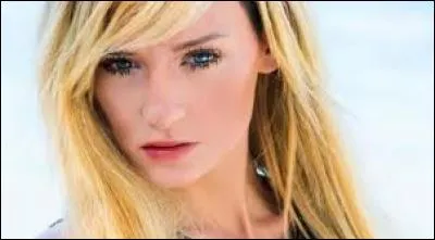 Comment s'appelle cette fille arrivée au cours de l'aventure avec Ju ?