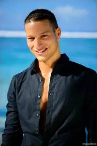 Comment se nomme ce garçon qui est parti au cours de l'aventure pour rejoindre ses proches ?