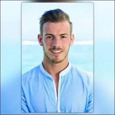 Comment s'appelle ce garçon qui est reparti en couple avec Malika ?