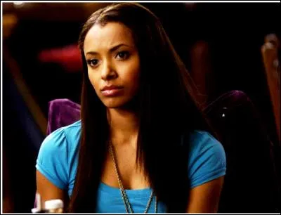 Avec qui sort-elle dans la saison 2 ?