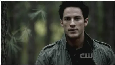 Dans la saison 6, qui lui demande de le/la tuer ?