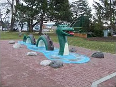 Quel cryptide est souvent comparé à Nessie ?