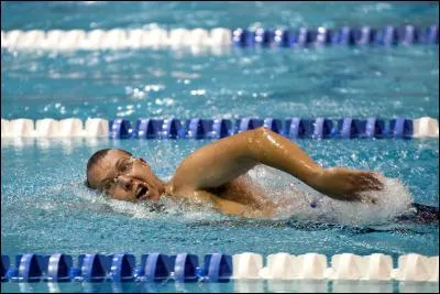 Des sports débiles dans l'eau, il y en a un paquet ! Parmi ces sports aquatiques, lequel n'a jamais figuré aux programmes des Jeux olympiques ?