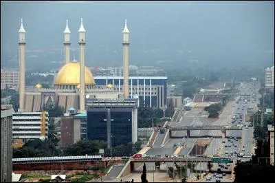 De quel pays Abuja est-elle la capitale ?