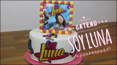 Quelle youtubeuse a créé le gâteau ci-contre ?