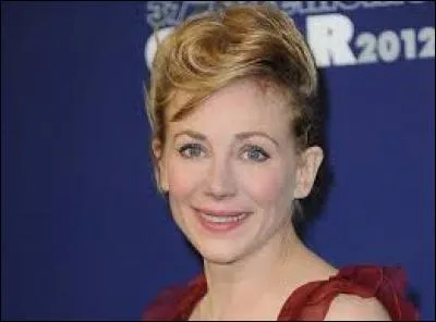 C'est la fille d'un célèbre acteur qui a joué le rôle d'Obélix dans plusieurs films de la saga cinématographique "Astérix et Obélix", il s'agit de...