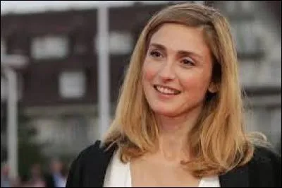 C'est une fille actrice célèbre qui est aussi connue pour être la compagne du président François Hollande, il s'agit de...