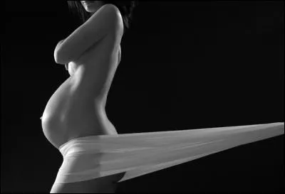 Quel terme médical, à la fois nom et adjectif, désigne une femme n'ayant encore jamais accouché ?