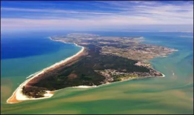 L'île d'Oléron se situe dans le département de la Charente.