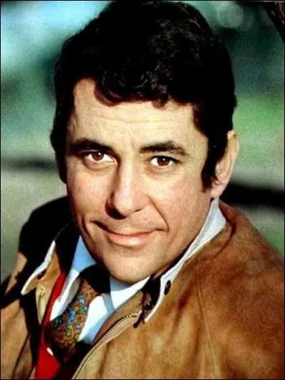 Acteur au physique de playboy dans les années 1950-60, c'est ?