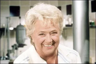 Elle fut un peu plus qu'un second rôle tellement son nom fut passé à la consécration du théâtre de boulevard, une comédienne qui aurait d'ailleurs mérité une autre carrière cinématographique, c'est ?