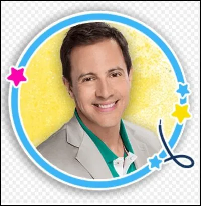 Qui est cette homme et père adoptif de Luna ?