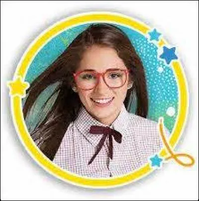 De qui Nina est-elle amoureuse ?