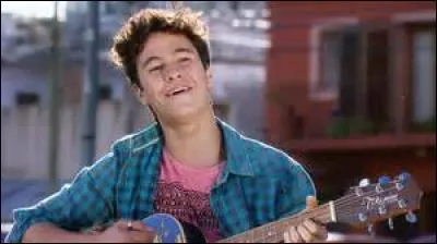 Comment s'appelle le groupe de Pedro, Nicolás et Simón ?