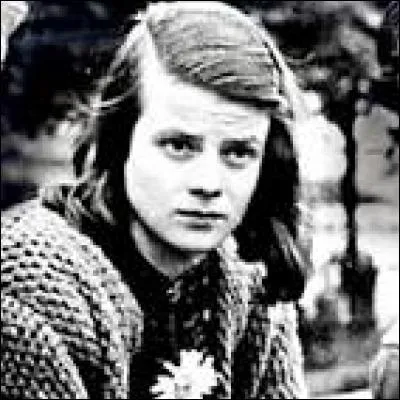 Elle s'appelle Sophie Scholl et elle a fait partie de :
