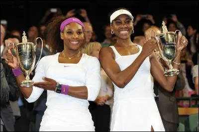 Combien Serena et Venus Williams ont-elles gagné de titres en double en Grand Chelem ?