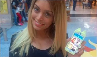 Qui s'est coupé les cheveux pour le mannequinat ?