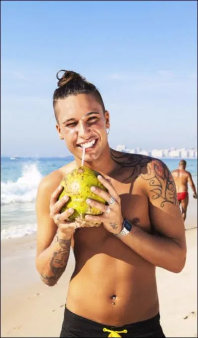 Qui est l'ambianceur de la saison des "Anges 8" cette année ?