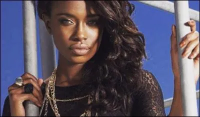 Elle vient d'Afrique du Sud et c'est elle qui dirigera les Marseillais pendant toute l'aventure :