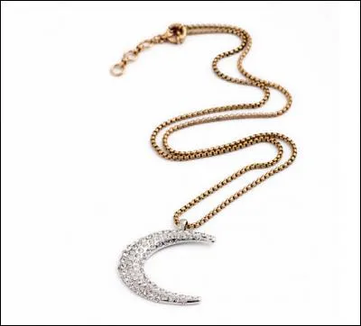D'où vient le pendentif de Luna ? (la lune)
