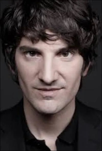 Gaspard Proust a un humour cynique et acerbe... C'est normal, il est né en Yougoslavie ! Il a une chronique dans ''Salut les Terriens'' , une émission présentée par...