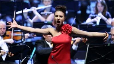 La cantatrice qui tient le premier rôle dans un opéra est ... .