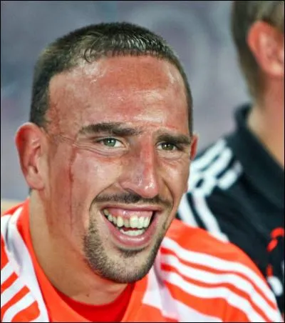 Où Franck Ribéry joue-t-il sous le chiffre 7 ?
