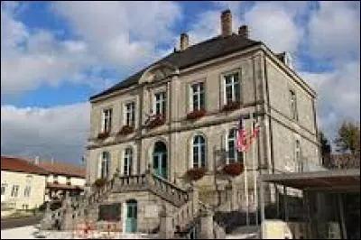 Je vous emmène en Lorraine, à Souilly. Ce petit village traversé par la Voie Sacrée se trouve dans le département ...