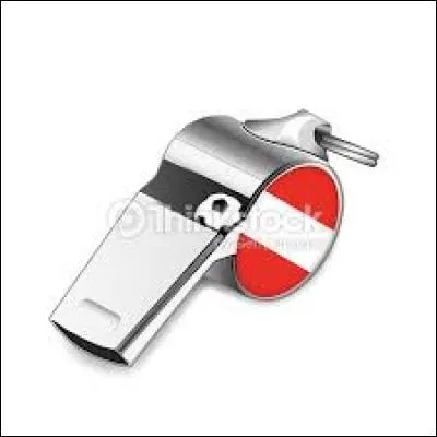 Combien d'arbitres sont sur le terrain de football ?