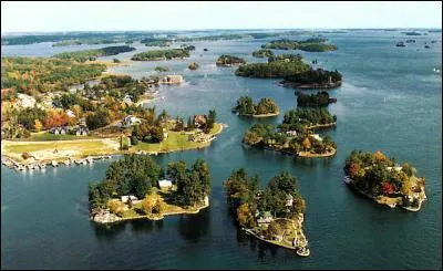 Sur quel grand fleuve naviguez-vous si vous effectuez une croisière dans l'archipel des Mille-Îles ?