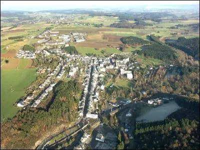 Dans quel pays êtes-vous si vous vous promenez à Troisvierges ?
