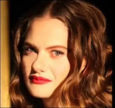 De qui Max tombe-t-il amoureux ?